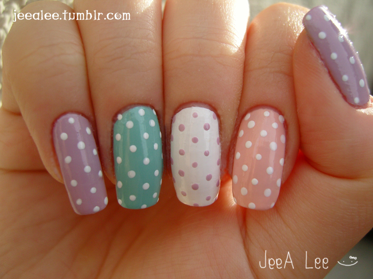 Pastel polka dots nails