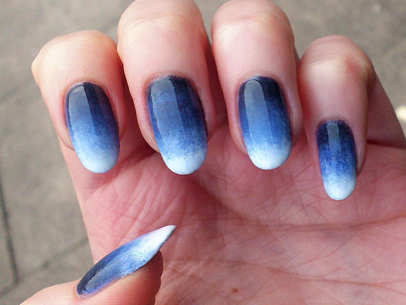 Blue gradient nails